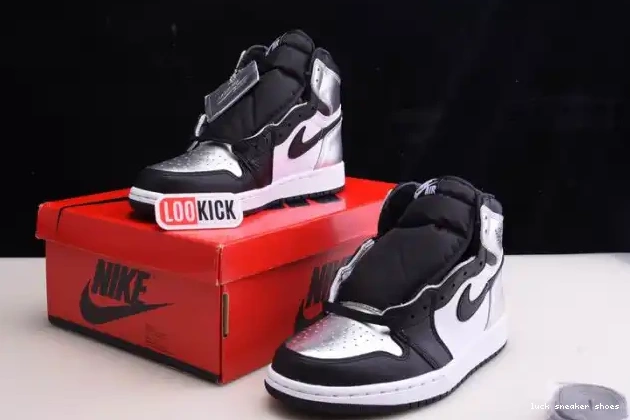 Rep LUCY OG HIGH CD0461-001 SILVER JORDAN WMNS TOE AIR 1 0522